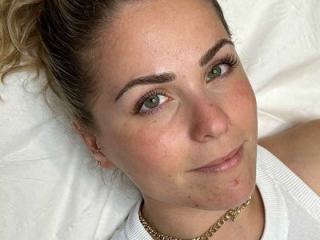 Very natural looking microbladed eyebrows